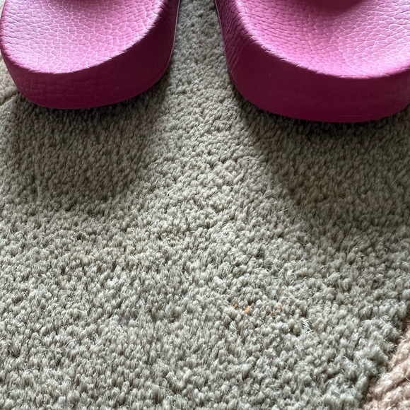 Valentino Pink Camouflage Pool Slide Sandals Size 37 - Picture 4 of 7